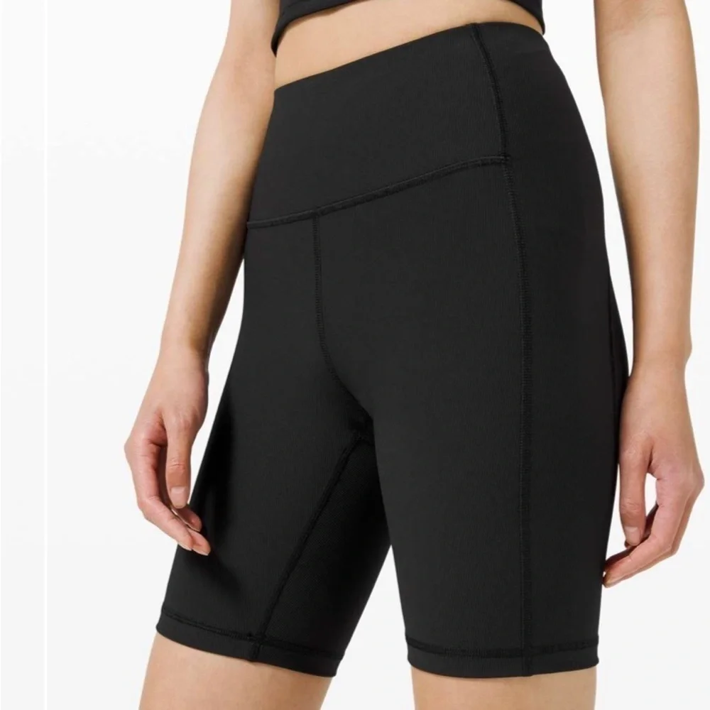 Lululemon Ribbed Contoured HR High-Rise Short 8
